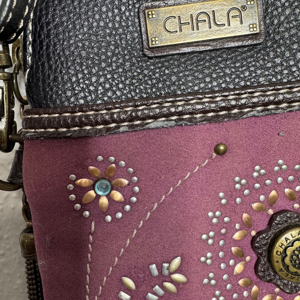 Chala Dazzled Purple Paisley Cell Phone Crossbod Purse adustable‎ strap in - Picture 3 of 15